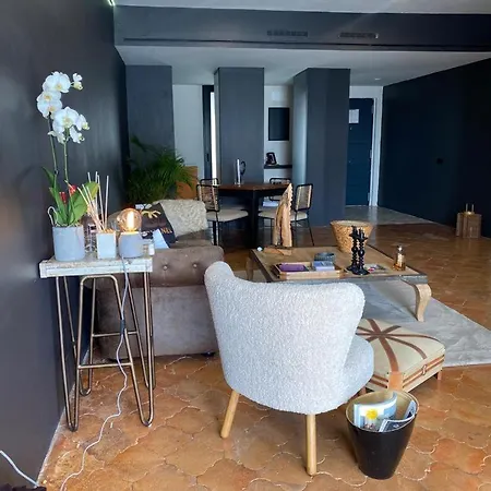Apartament *